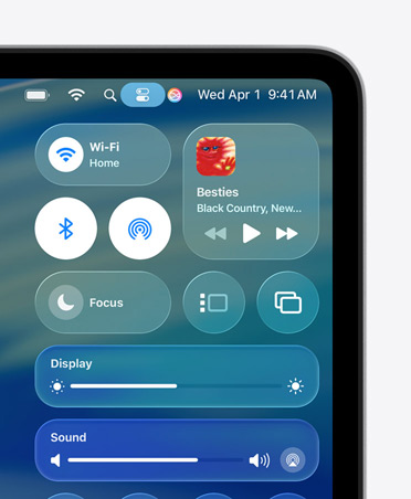 Lado direito do ecrã do Mac a mostrar os controlos personalizados do Liquid Glass, como Wi‑Fi e Bluetooth, na Central de controlo
