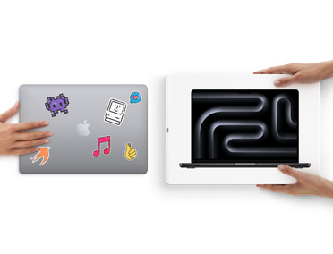 Una mano desliza un MacBook con pegatinas en la carcasa hacia dos manos que sostienen un MacBook nuevo en la caja