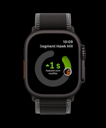 Apple Watch Ultra 3, finition noire, boîtier en titane, app Strava, vignettes d’exercices : Course en plein air, Vélo en plein air, Course (tapis), bracelet, Boucle Trail, coloris noir/charbon