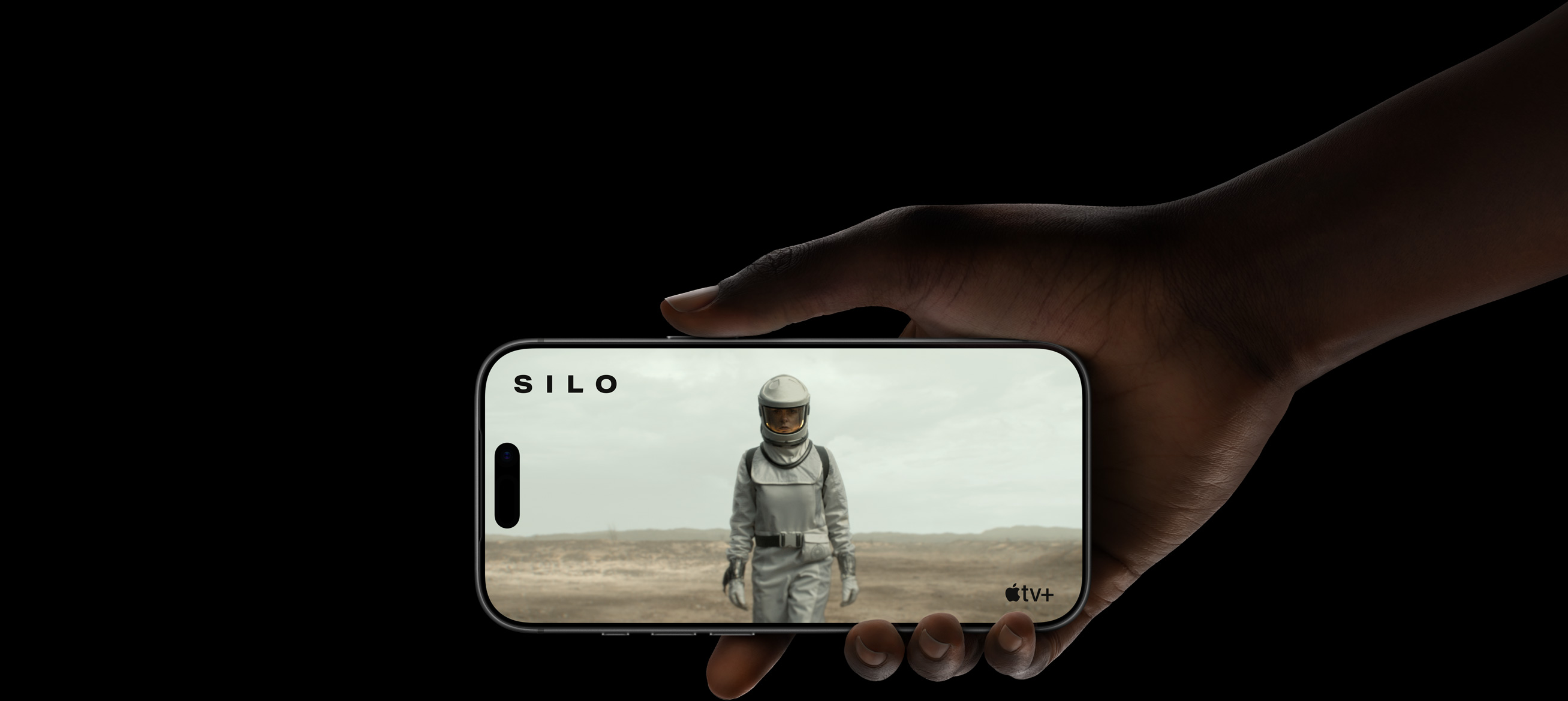 حلقة من مسلسل Silo الذي أنتجته +Apple TV تُظهر عمر البطارية المعزز لجهاز iPhone 17 Pro